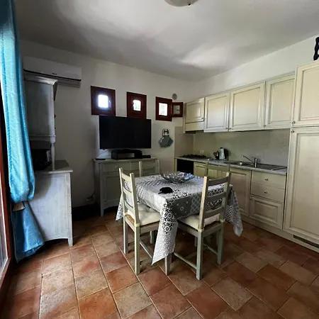 Relax In With Private Garden 2 Bedrooms Apartamento Olbia