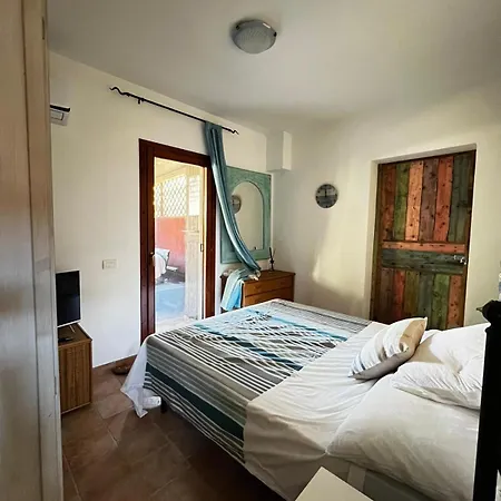 Relax In With Private Garden 2 Bedrooms Apartamento Olbia