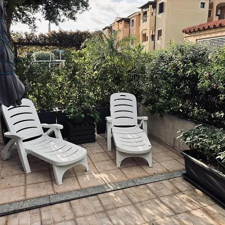 Relax In With Private Garden 2 Bedrooms * Ольбия