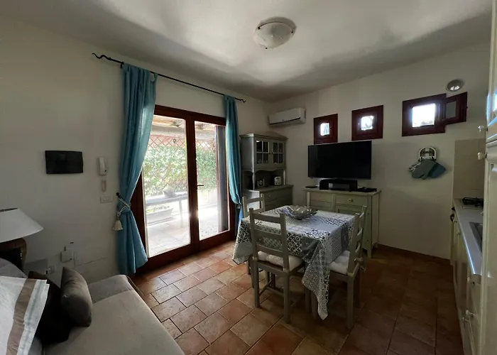 Апартаменты Relax In With Private Garden 2 Bedrooms *